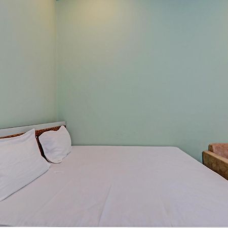 Oyo Green Valley Guest House Sultānpur Esterno foto