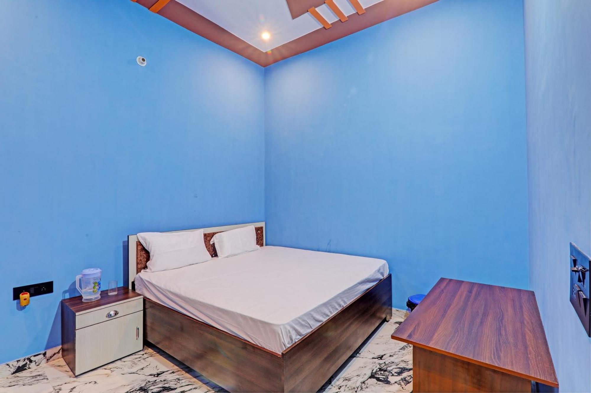 Oyo Green Valley Guest House Sultānpur Esterno foto