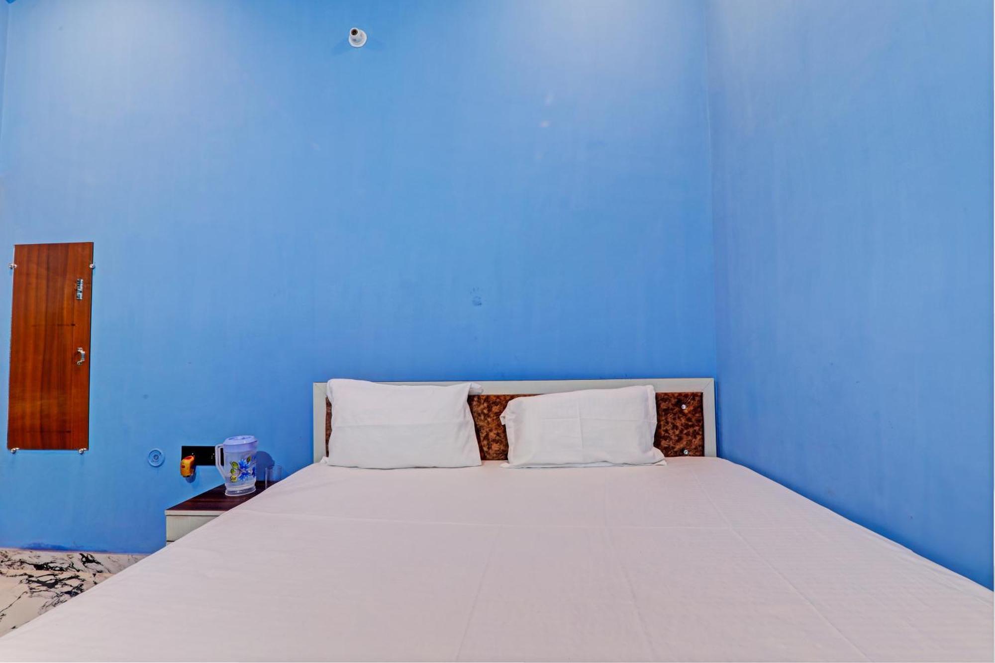 Oyo Green Valley Guest House Sultānpur Esterno foto