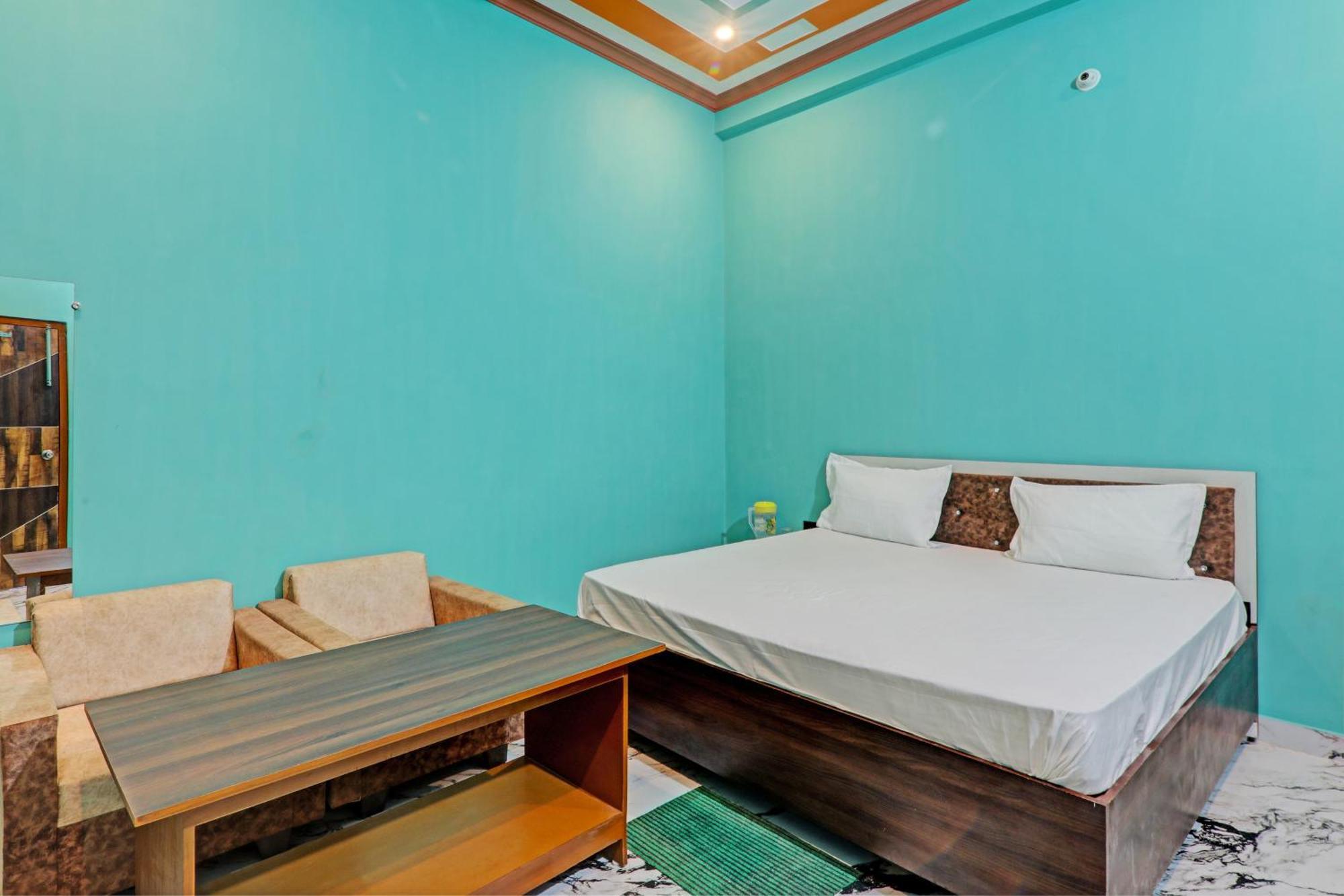 Oyo Green Valley Guest House Sultānpur Esterno foto