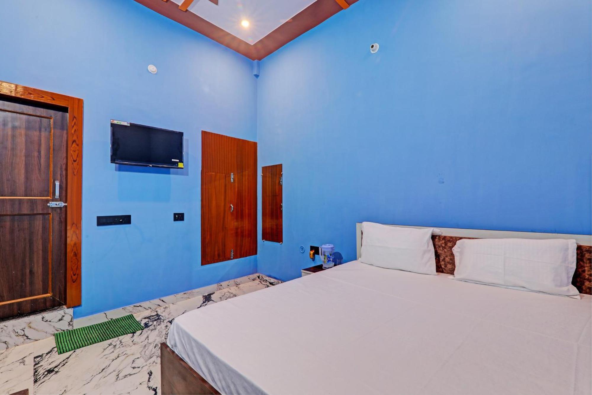 Oyo Green Valley Guest House Sultānpur Esterno foto