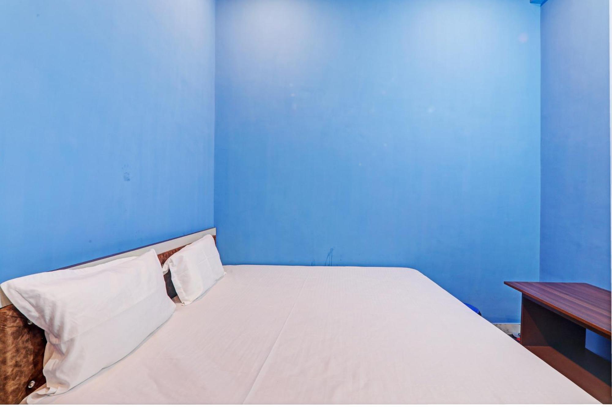 Oyo Green Valley Guest House Sultānpur Esterno foto