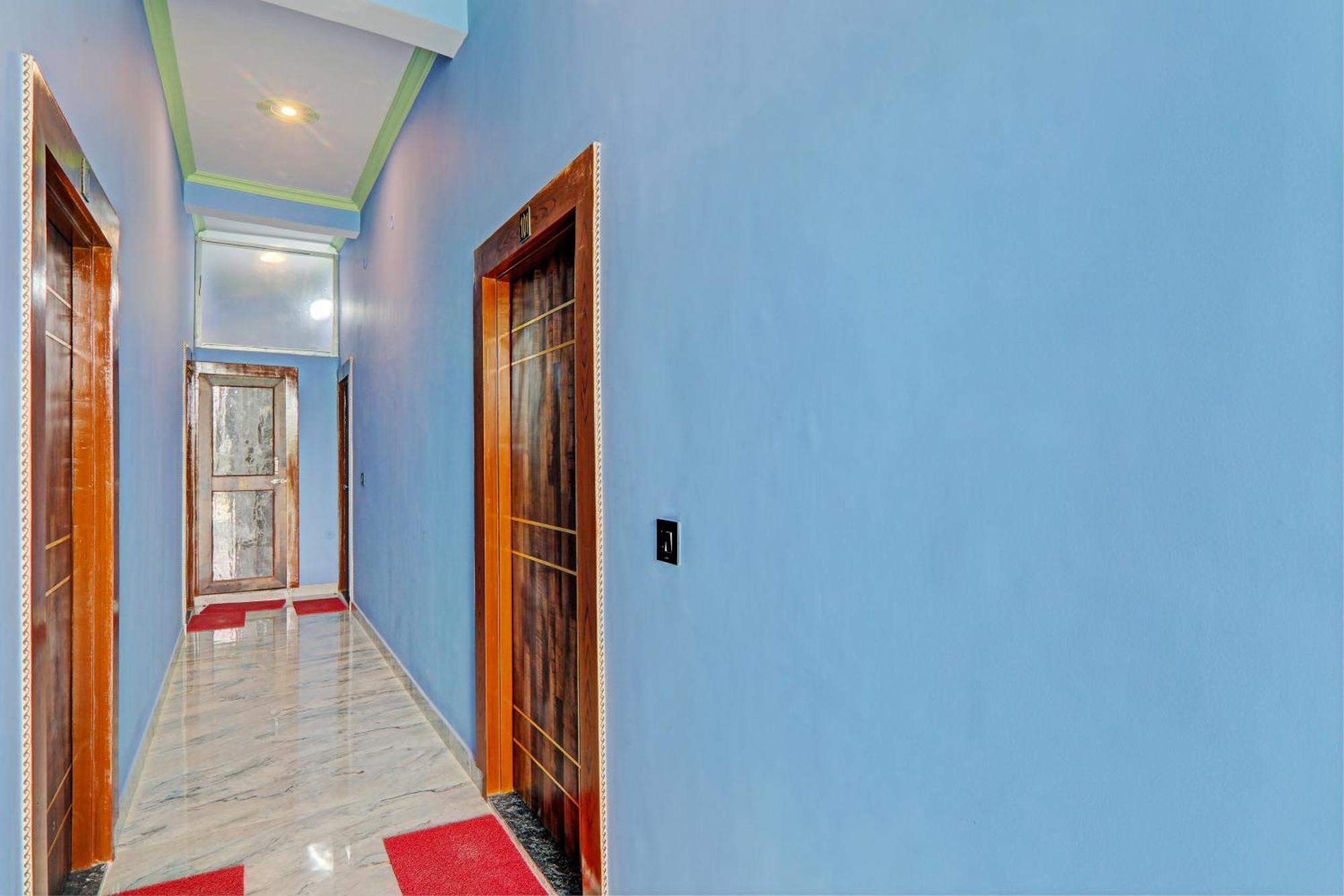 Oyo Green Valley Guest House Sultānpur Esterno foto